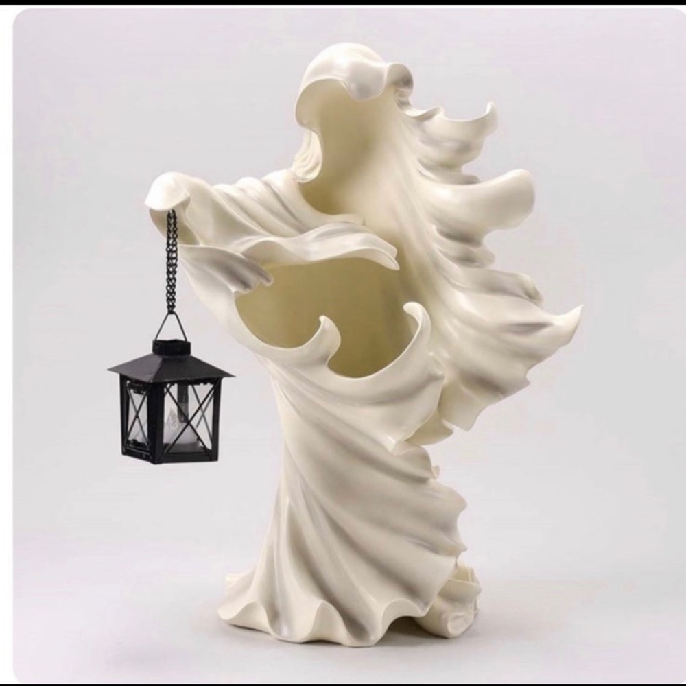 Cracker Barrel Ghost with lantern